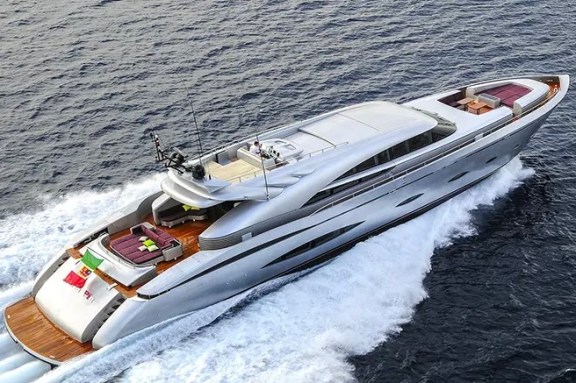Top 10 Fastest Motor Yachts for Charter on the French Riviera & Italy