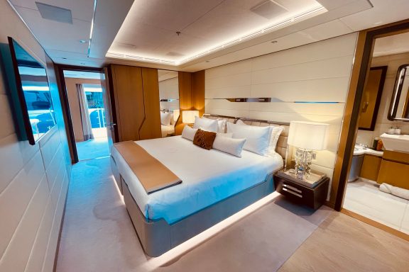 Superyacht ARTISAN master cabin