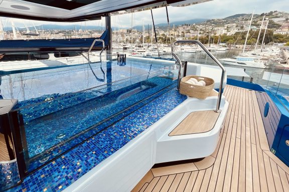 SUI GENERIS yacht custom sundeck pool