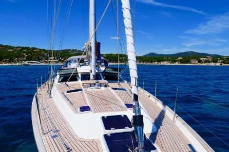 Review img # 2 of the yacht ELVIS MAGIC