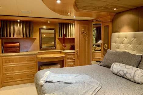 Review img # 7 of the yacht LADY LEX