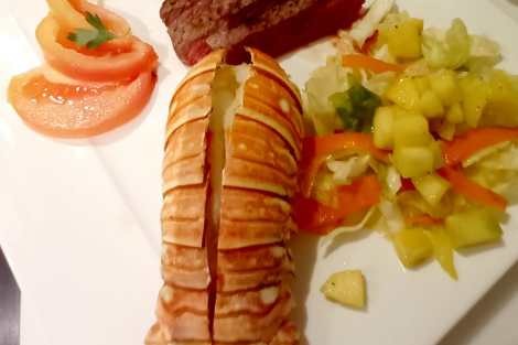 Review img # 30 of the yacht LISA OF THE SEAS