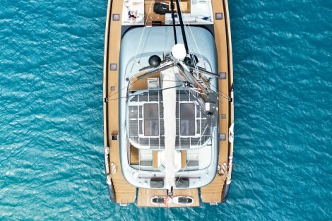 Review img # 6 of the yacht RELENTLESS II 80