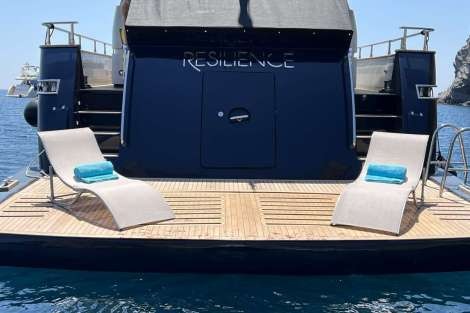 Review img # 20 of the yacht Resilience