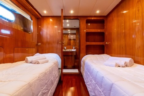 Review img # 29 of the yacht SHANGRA